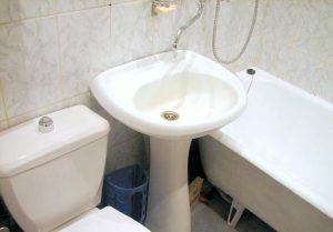 Установка раковины тюльпан в ванной в Ачинске